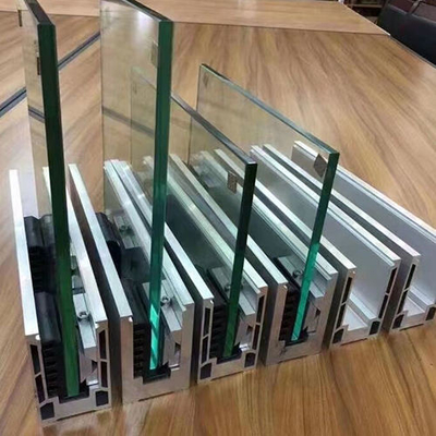 Balustrades en verre Frameless modernes de balustrade d'acier inoxydable pour d'intérieur et extérieur