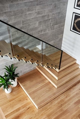 Conception flottante en bois moderne d'escalier de bâtiment commercial pour d'intérieur