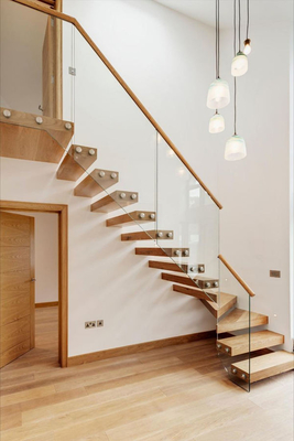 Conception flottante en bois moderne d'escalier de bâtiment commercial pour d'intérieur