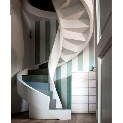 Escaliers en verre de luxe en spirale, escaliers en bois en spirale d'économie de l'espace
