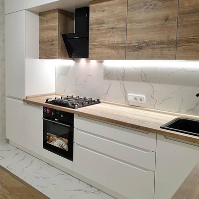 Le Cabinet brillant a placé la catégorie favorable à l'environnement/E1 blanche de cuisines de laque E0
