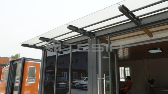 Maison de conteneur préfabriquée extensible de structure métallique légère prête à l'emploi de luxe de 20 pieds