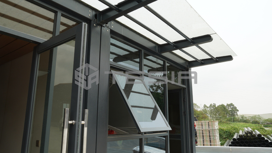 Maison de conteneur préfabriquée extensible de structure métallique légère prête à l'emploi de luxe de 20 pieds