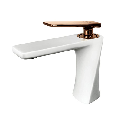 L'évier simple de bassin de l'eau de poignée d'articles de mélangeur de couleur d'or sanitaire de robinets tape pour la salle de bains
