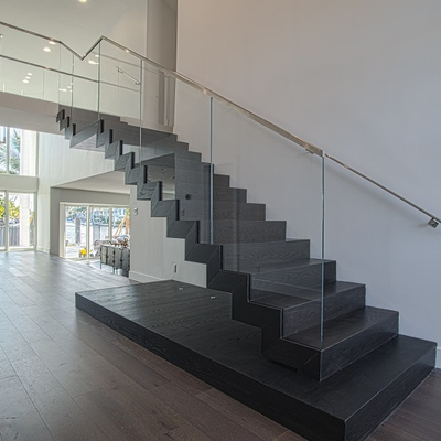 Le bois d'intérieur d'escalier de grenier d'économie de l'espace de style australien marchent l'escalier droit de flottement