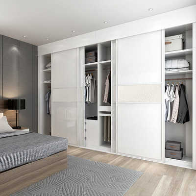 L'Armoire blanc de laque a adapté le Cabinet aux besoins du client moderne en bois de porte coulissante de garde-robe