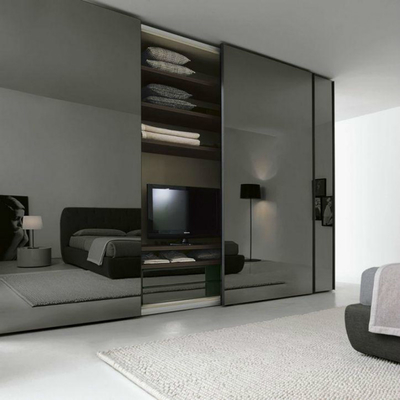 Promenade en bois solide à la mode dans des garde-robes de Mirror Sliding Doors d'organisateur de cabinet pour des vêtements