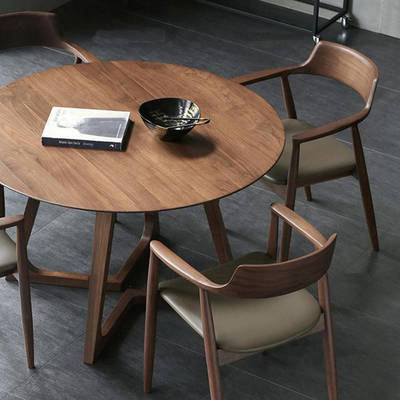 Table de salle à manger du diamètre 120cm et ensemble en bois ronds de chaise pour la villa de cour