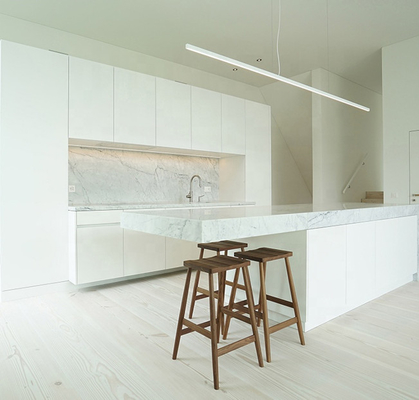 avants Handleless de Matte Black Kitchen Cabinets With de grande île des forces de défense principale E1 de 18mm