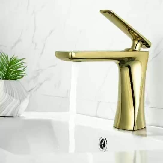 L'évier simple de bassin de l'eau de poignée d'articles de mélangeur de couleur d'or sanitaire de robinets tape pour la salle de bains