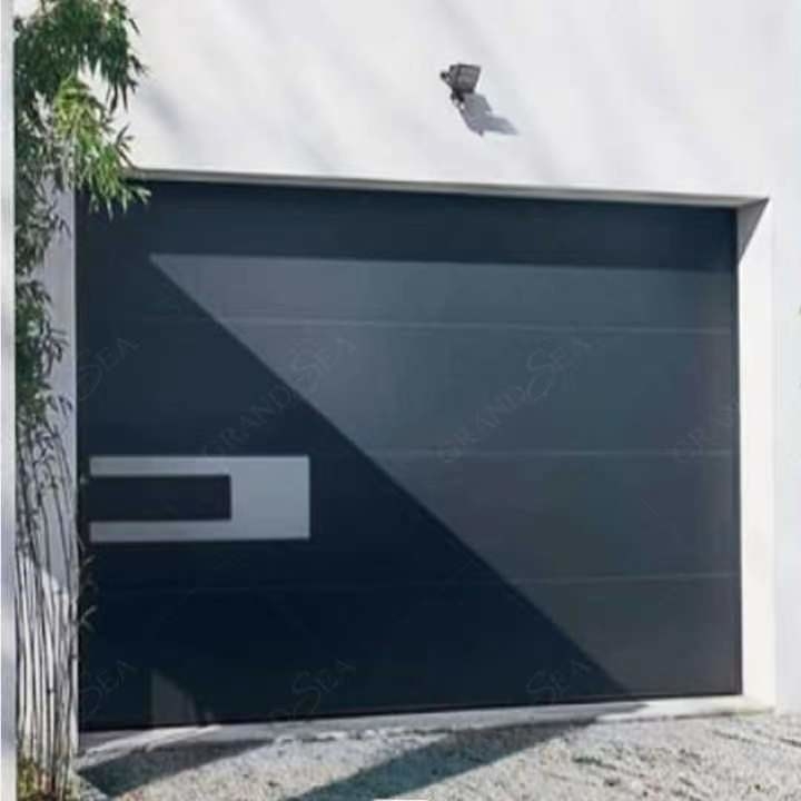 Petit pain en acier automatisé extérieur contemporain de noir de porte de garage vers le haut de porte avec le moteur